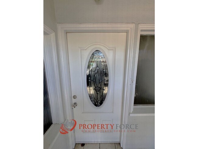 Foto del edificio - 675 Lakeview Ave