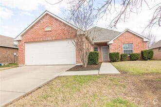 Building Photo - 2645 Elderberry Ln