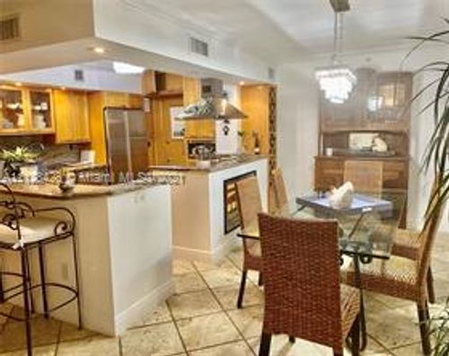 Building Photo - 550 Ocean Dr
