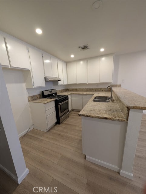 Foto del edificio - 17330 Chatsworth St