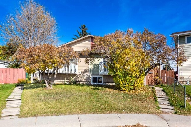 Photo - 3036 Dover Cres SE (Calgary, AB) House