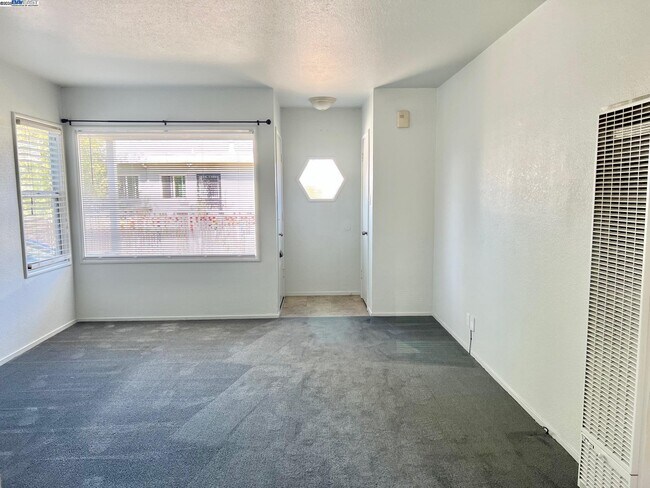 Foto del edificio - 3594 Somerset Ave
