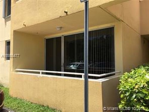 Foto del edificio - 8050 NW 8th St