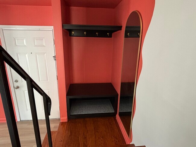 Foto del edificio - 4708 Leadenhall Dr