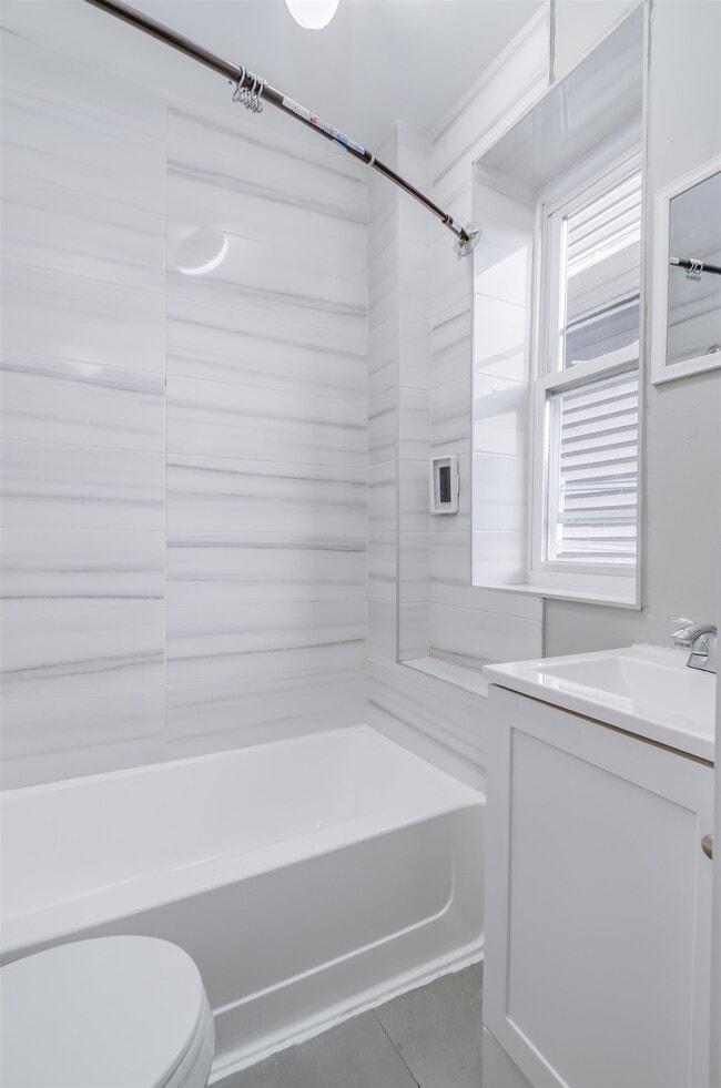 Building Photo - 80 W 18th St