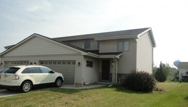 Building Photo - 5103 Linden Pky