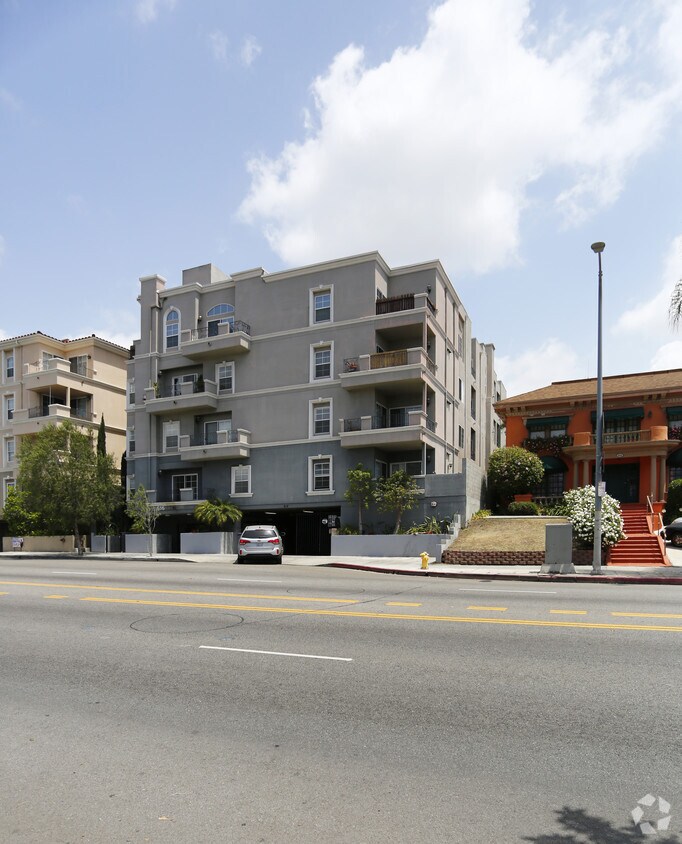 Primary Photo - 616 S Wilton Pl