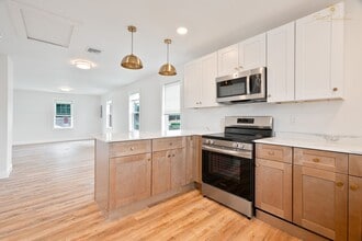 Building Photo - 9 Colwell St