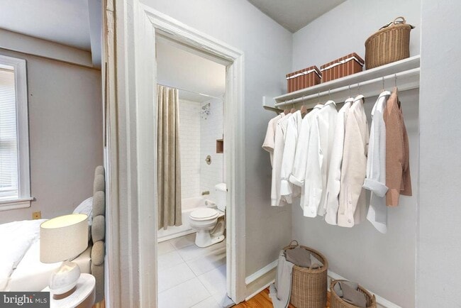 Building Photo - 4605 Chester Ave