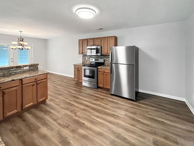 Building Photo - 234 Dormont Dr NE