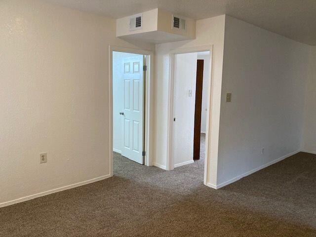 Building Photo - 1013 Alvarado Dr NE