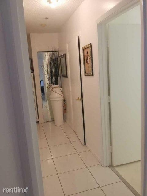 Foto del edificio - 3 br, 2 bath House - 5147 Europa Dr Apt O 1