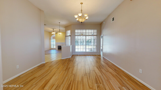 Foto del edificio - 492 N Bridgestone Ave