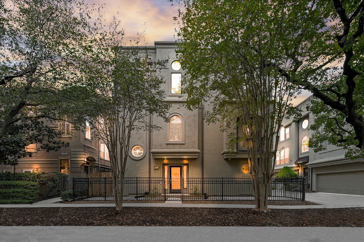 Foto principal - 2414 Dorrington St