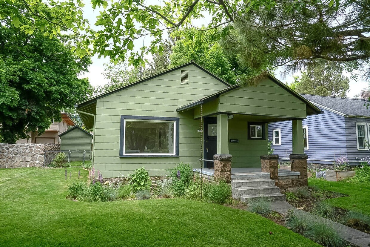 Primary Photo - Amazing Westside bungalow across from Harm...