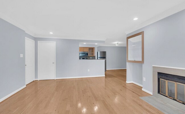 Building Photo - 7702 Lafayette Forest Dr