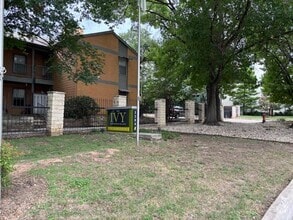 Building Photo - 3204 Menchaca Rd