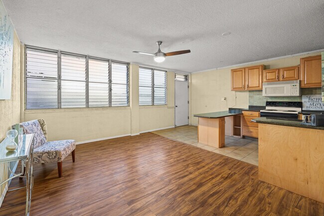 Building Photo - 94-249 Waikele Rd