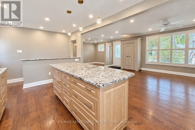 Building Photo - 548 Sandbrook Rd