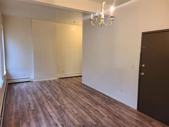 Building Photo - 851 Bergen Ave