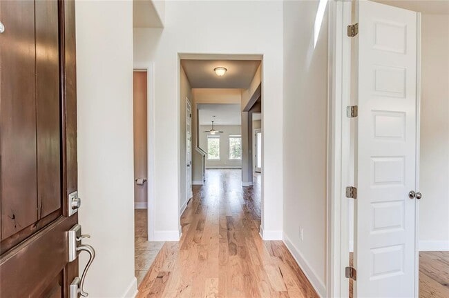 Foto del edificio - 345 Fort Cobb Way