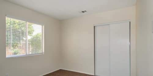 Foto del edificio - 4268 Cedar Dr