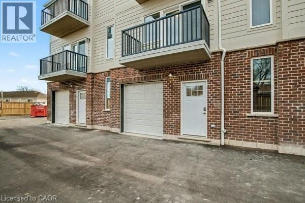 Building Photo - 172 Kehl St