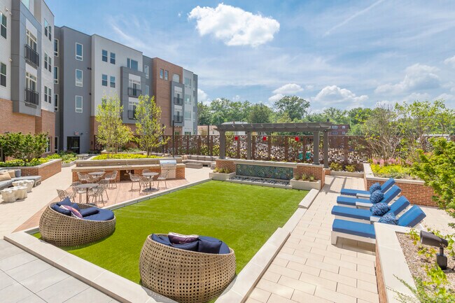Resident Courtyard - Artisan 4100 Apartments