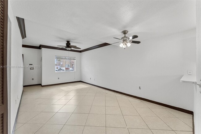 Foto del edificio - 3366 W 80th St