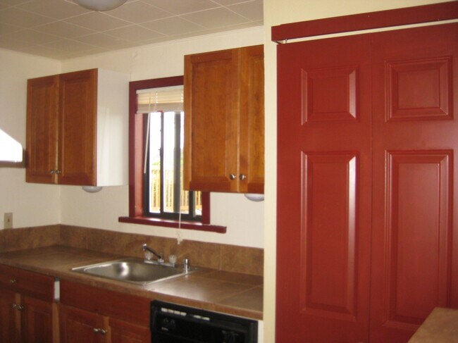 Easy to maintain kitchen - 4151 NE 142nd St