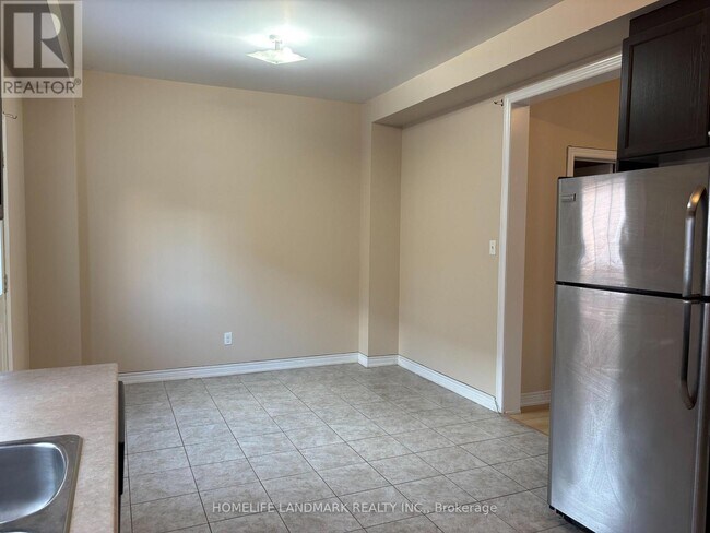 Building Photo - 5 Freeland Hollow