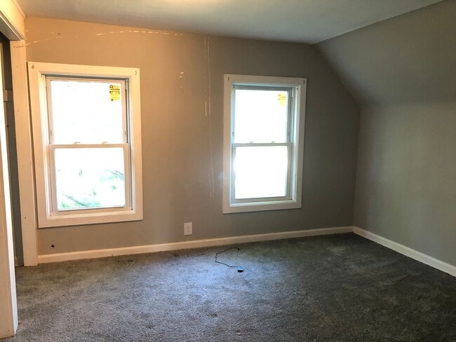 Foto del edificio - 4 BED 1.5 BATH SINGLE FAMILY HOME IN THE W...