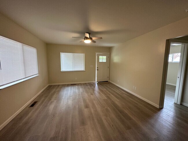 Foto del edificio - Coming soon!! Fully Remodeled Downtown Home!  Showings after June 10th!