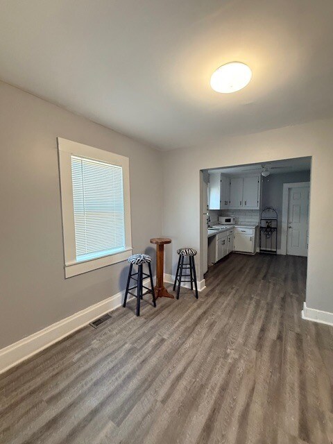 Building Photo - 2524 35th Ave N