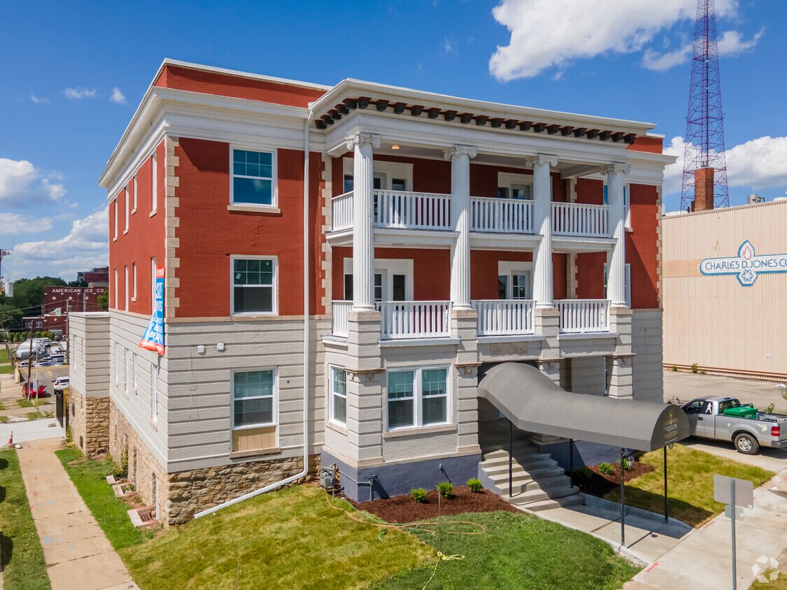 The Edison Apartments 122124 W Linwood Blvd Kansas City, MO
