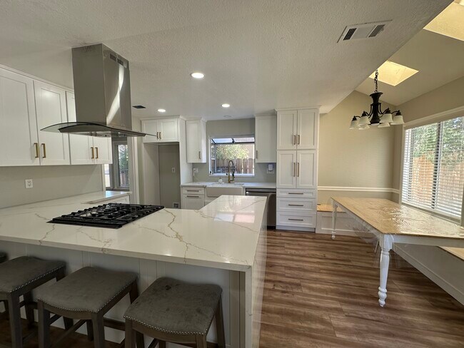 Foto del edificio - 1643 Derby Ct