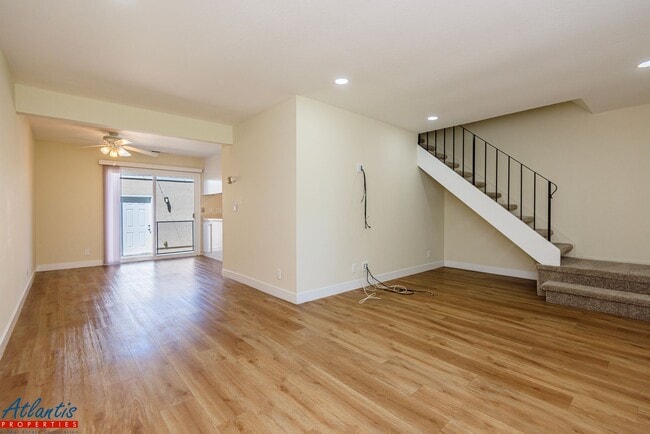 Building Photo - Lovely Townhouse | Remodeled | Private Patio