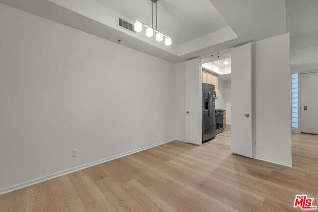 Foto del edificio - 2131 Century Park Ln