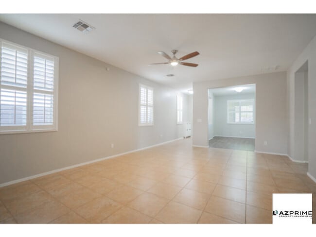 Foto del edificio - Embrace Comfort and Style in This Elegant ...