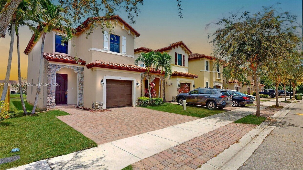 Foto principal - 3767 NE 2nd St