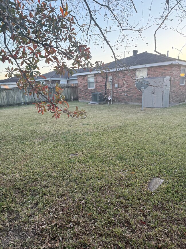 Building Photo - 3403 Tambour Dr