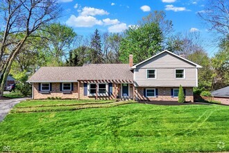 Building Photo - 11626 Forest Dr