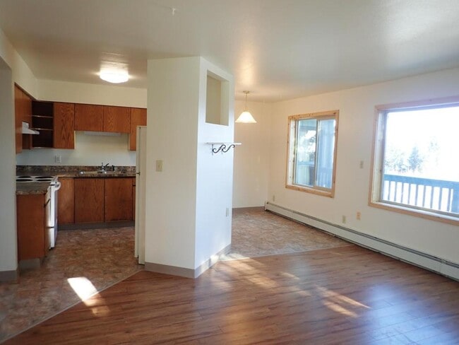 Building Photo - 53580 Marlea Ave