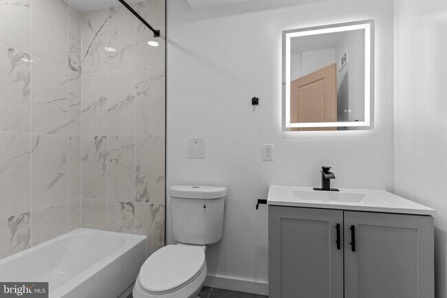 Foto del edificio - 139 Ivy Hill Rd