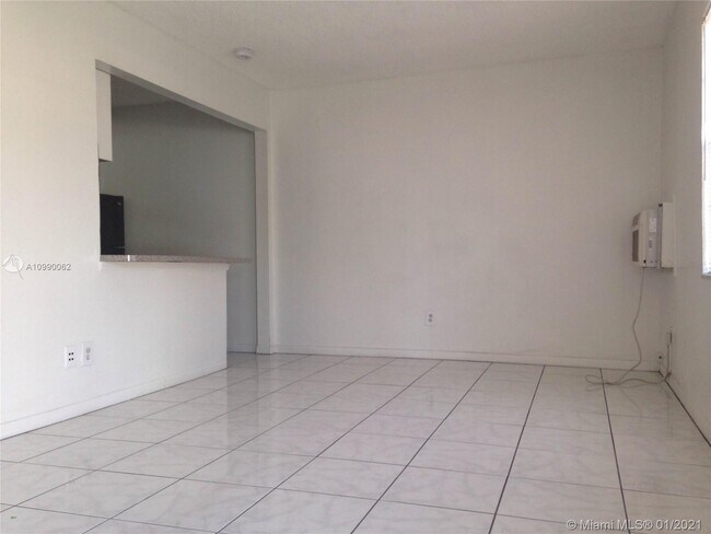 Building Photo - 6337 SW 20th Ct