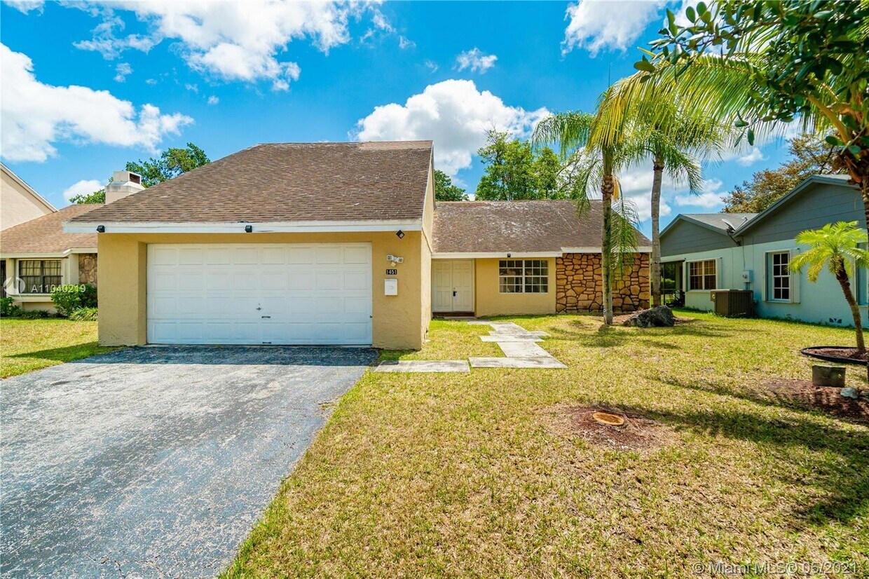 Foto principal - 1451 Egret Rd