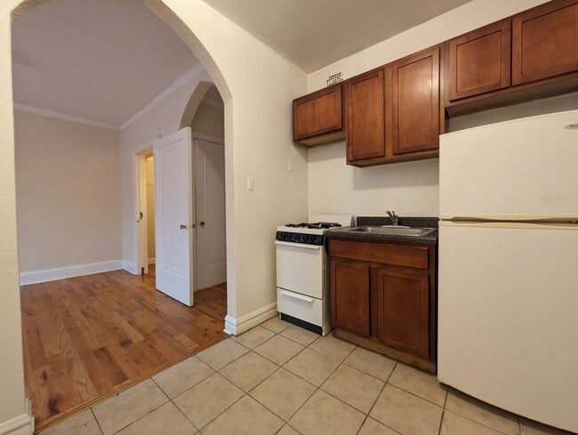 Foto del edificio - 4829 N Damen Ave