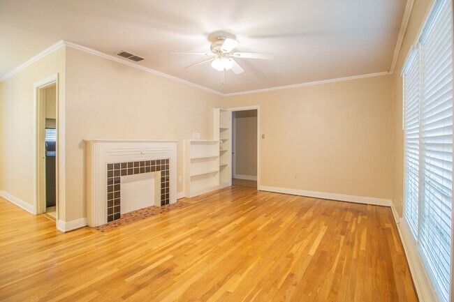 Foto del edificio - 3 Bedroom 2 bathroom house in Tech Terrace!