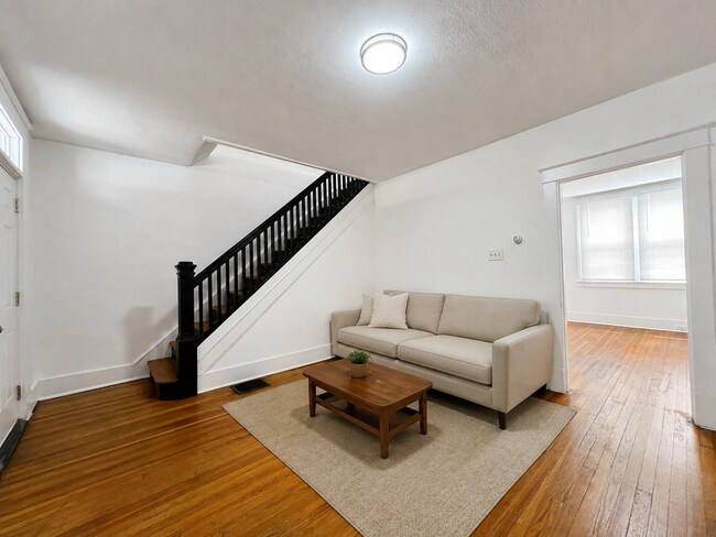 Foto del edificio - 303B Broadway Avenue