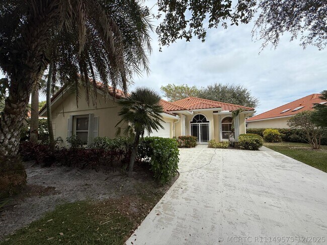 Foto del edificio - 222 E Tall Oaks Cir